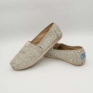 TOMS Silver Sparkle & Floral Crochet Slip-on Shoe | Women's Size 7